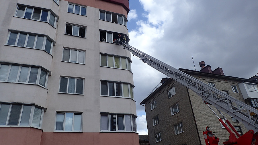 В понедельник, 4 апреля, в 11.41 в центр оперативного управления Бобруйского ГРОЧС поступило сообщение  о пожаре в квартире по улице Островского.