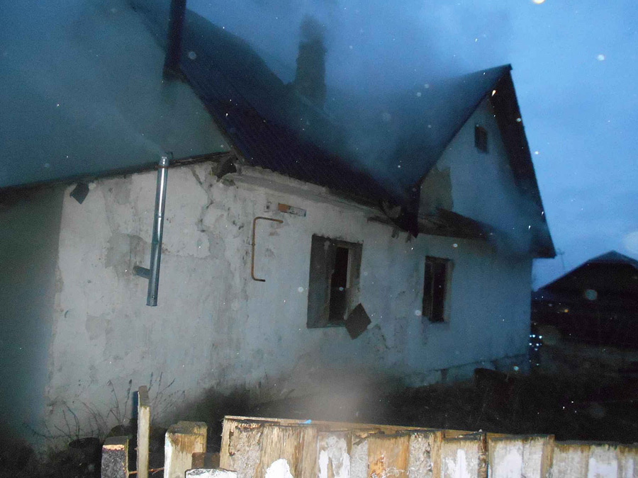 Пожары на выходных в Бобруйске и районе: две машины и дом