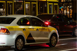 Такси «Яндекс» поднимает цены