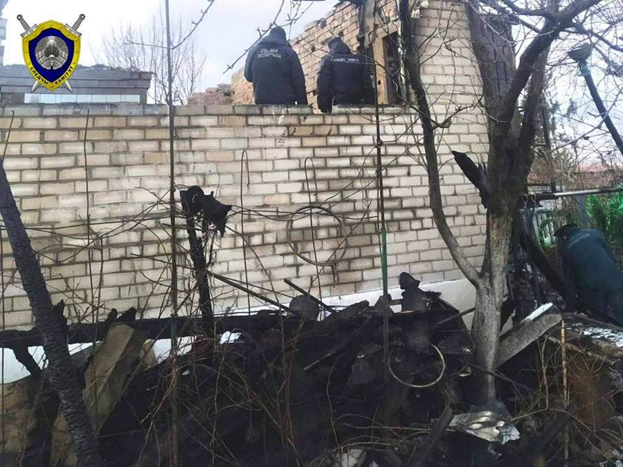 Пожилые супруги погибли при пожаре в дачном доме
