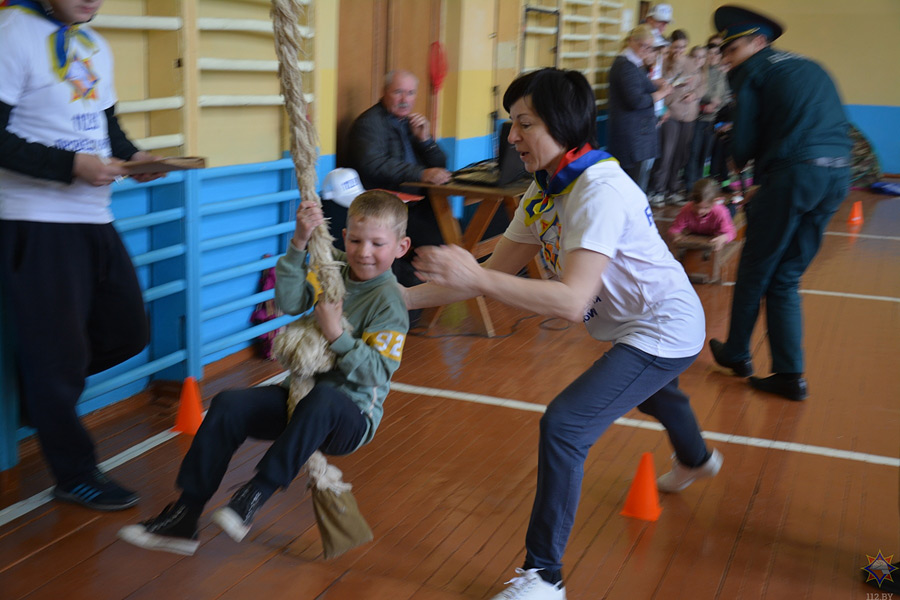 Учебно-полевой сбор курсантов Университета гражданской защиты МЧС завершился на Бобруйщине