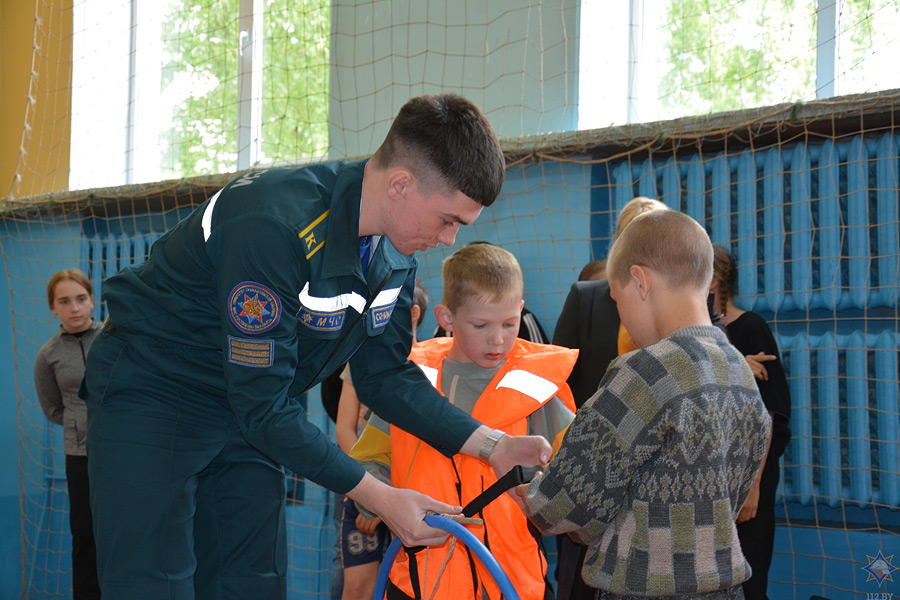 Учебно-полевой сбор курсантов Университета гражданской защиты МЧС завершился на Бобруйщине