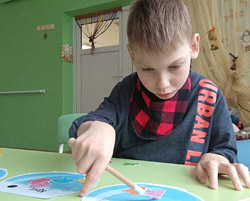 Шестилетнему Ване Грибкову необходима специальная коляска для детей-инвалидов