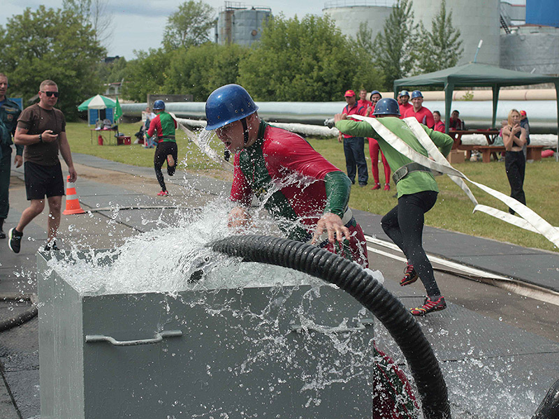 В Бобруйске прошли соревнования пожарных дружин