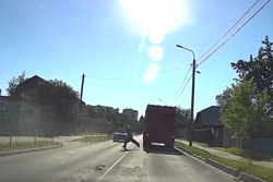 В Бобруйске под колесами Volkswagen оказался невнимательный пешеход