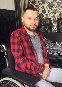 Косте Пустошилову из Бобруйска необходима коляска с электроприводом