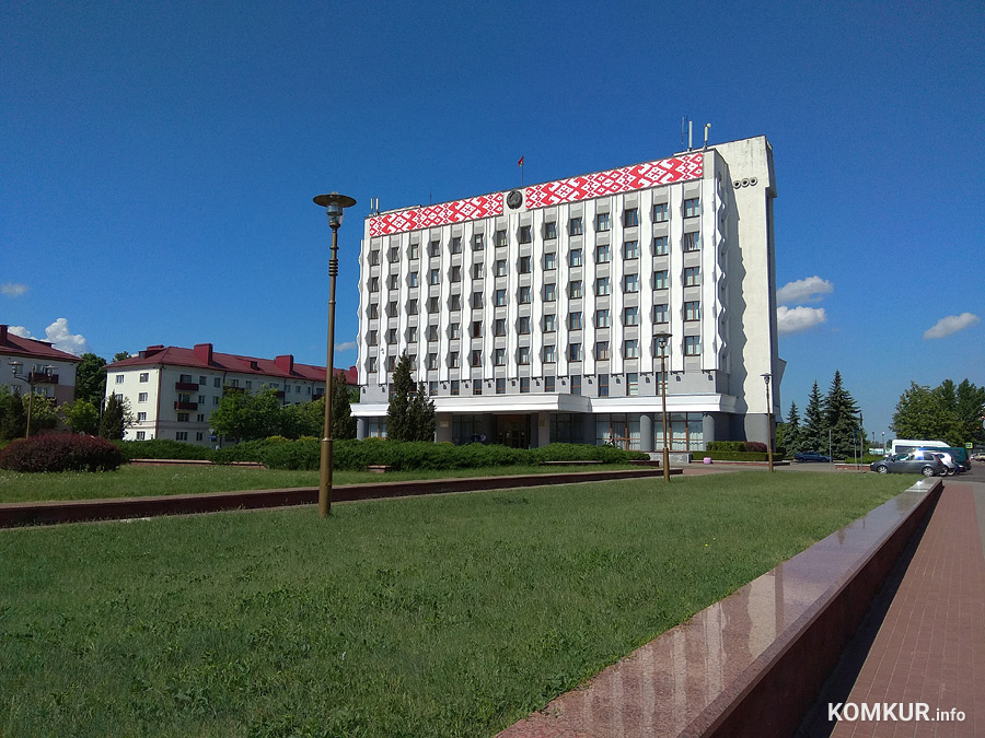 В понедельник, 6 июня, с 12.00 до 13.00 проводится прямая телефонная линия с руководством городского исполнительного комитета, районных администраций, государственных органов, коммунальных служб города.