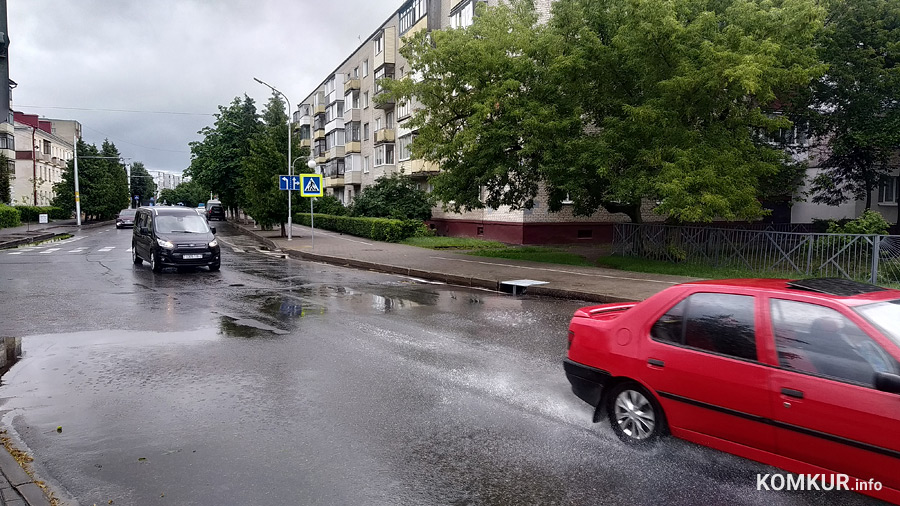 Почему из центра Бобруйска не уходит дождевая вода?
