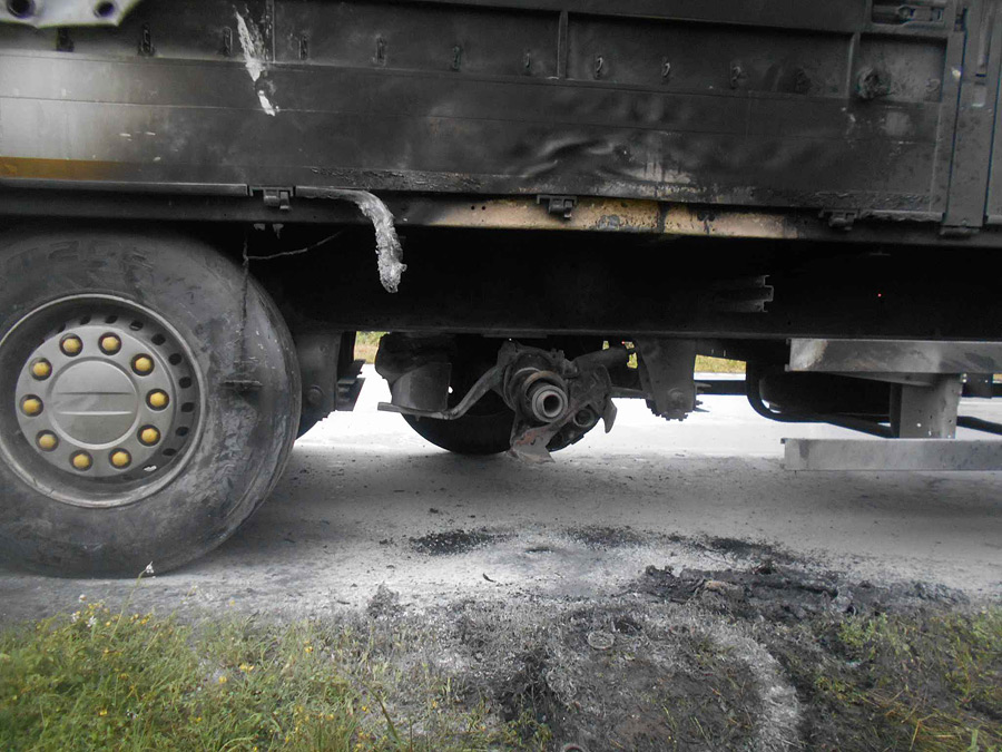 На трассе под Бобруйском загорелся грузовик