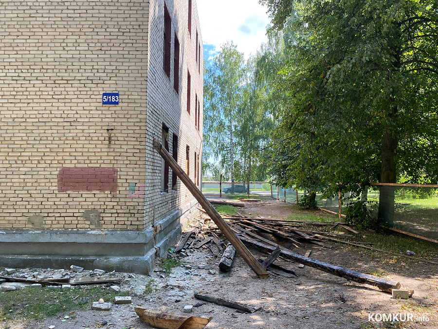 Общежития и магазин: в авиагородке Бобруйска закипела работа