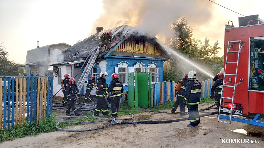 Под Бобруйском горел жилой дом