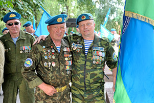 Десантное братство Бобруйска отметило День ВДВ. Фоторепортаж 