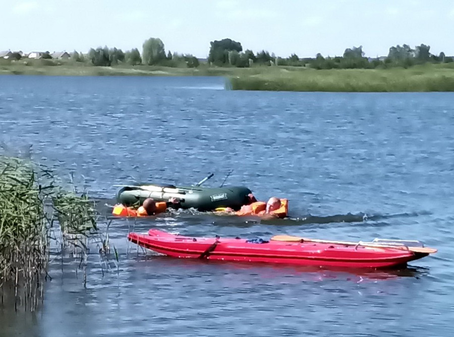 Житель Бобруйска на рыбалке перевернулся на лодке