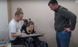 12-летнему Арсению нужна специализированная коляска (видео)