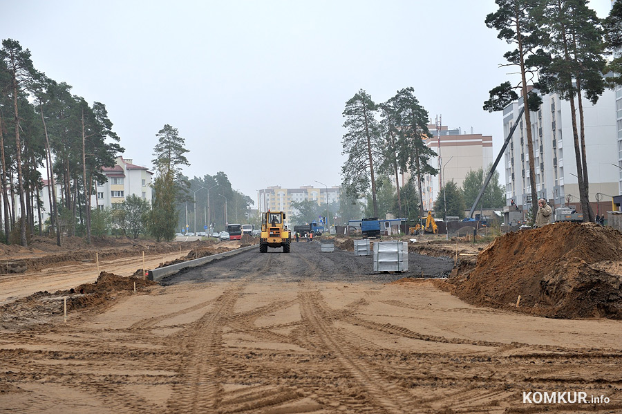 Продолжается строительство улицы, которая соединит три жилых района Бобруйска