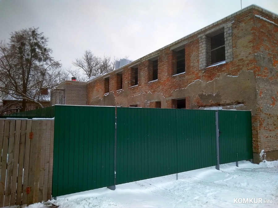 В «старом Бобруйске» начались работы по реконструкции здания. Мы узнали, что в нем будет