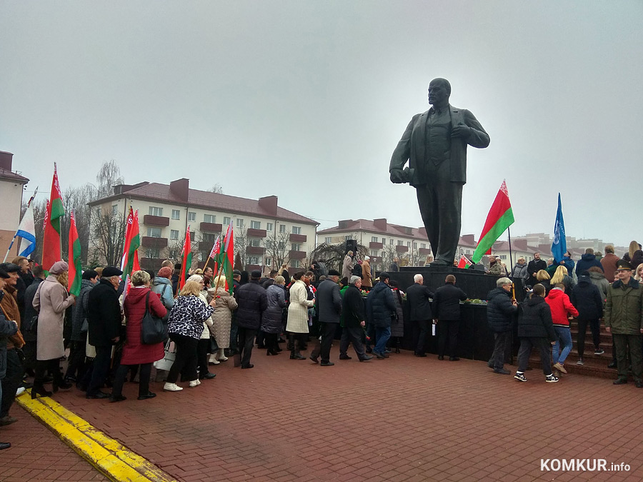 7 ноября в Бобруйске была торжественно открыта Аллея трудовой славы