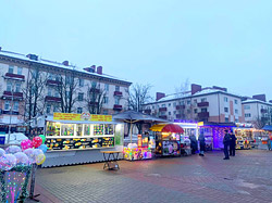 Праздничная торговля на главной площади в Бобруйске