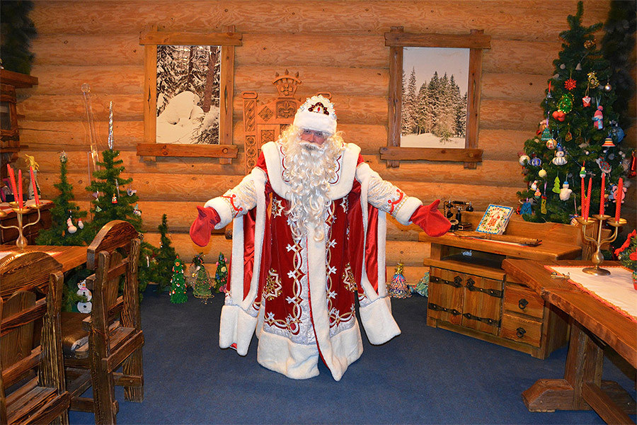 Центр ремесел в поселке Глуша, знакомый многим как место проведения фестиваля «Глушанский хуторок», объявляется усадьбой Деда Мороза!