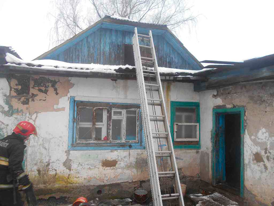 17 января в половине двенадцатого дня мужчина по телефону сообщил о пожаре в своем доме на улице Седова.