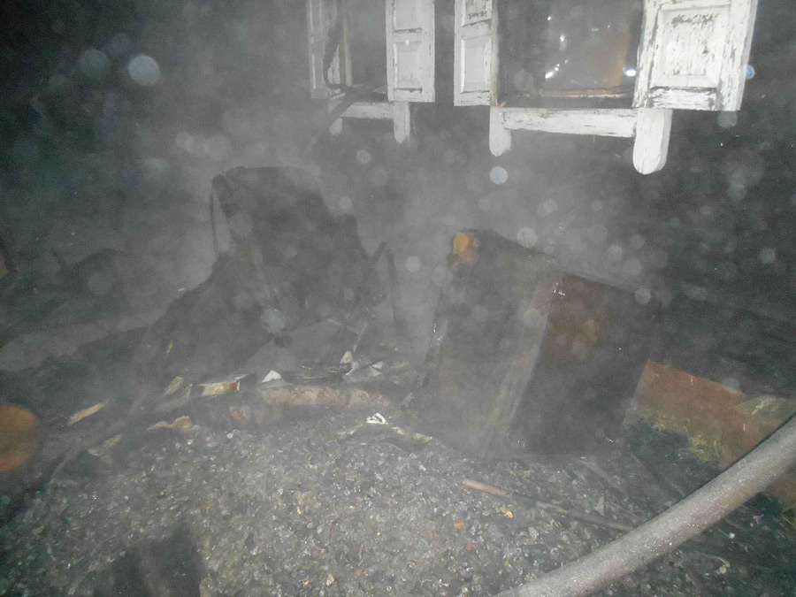 В Бобруйске ночью загорелся дом