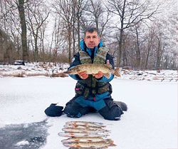 Заядлый рыбак из Бобруйска рассказал об особенностях национальной рыбалки в зимний период