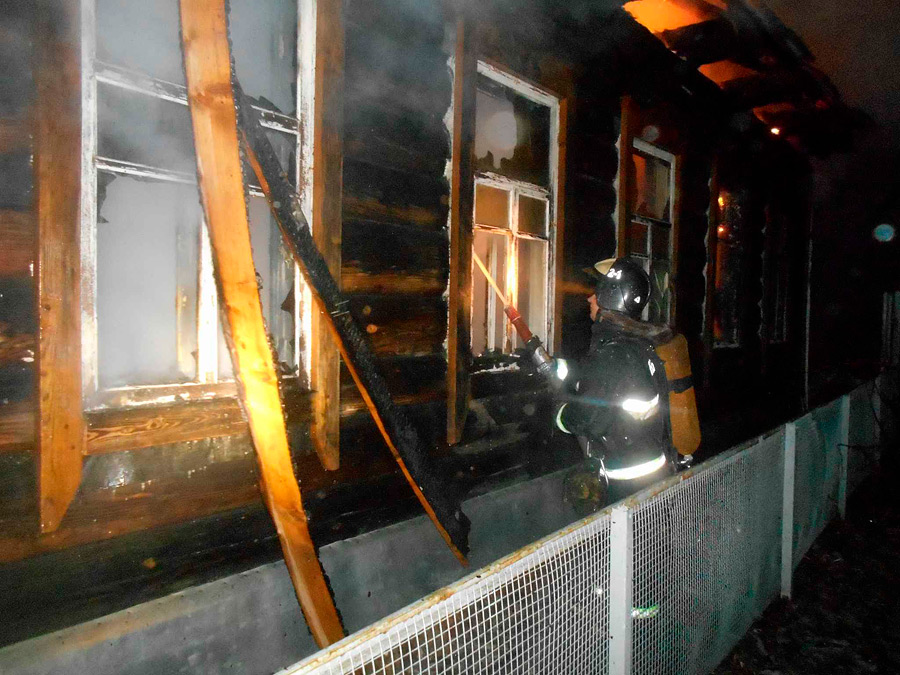 В Бобруйском районе загорелся дом. Хозяин в больнице