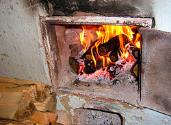 В Бобруйске мужчина получил ожоги, растапливая печь