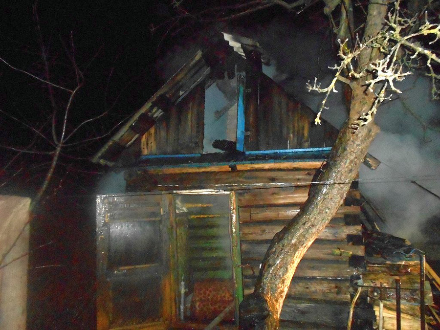 Вечером 14 февраля в службу МЧС по телефону 112 поступило сообщение о пожаре в частной бане на улице Береговой. О случившемся сообщили соседи.