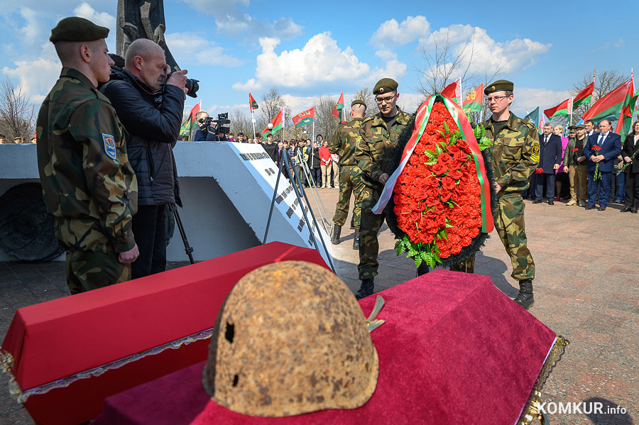 Долгий путь с войны. В Бобруйске передали для захоронения останки солдат, считавшихся пропавшими без вести