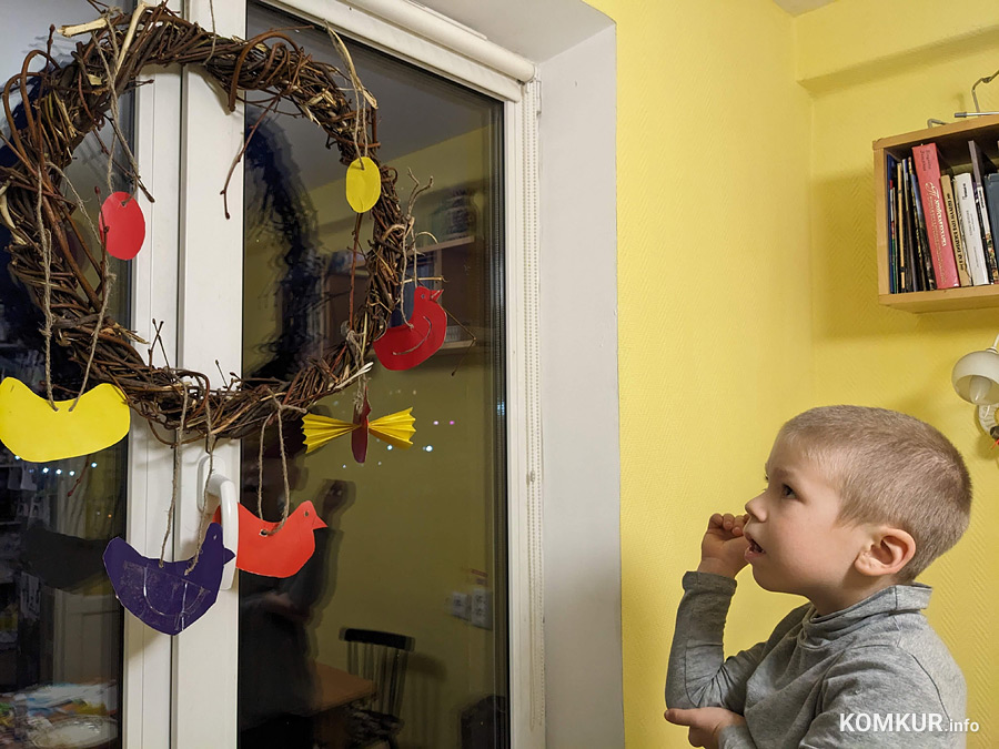 Как мама из Бобруйска готовится к Пасхе вместе с детьми