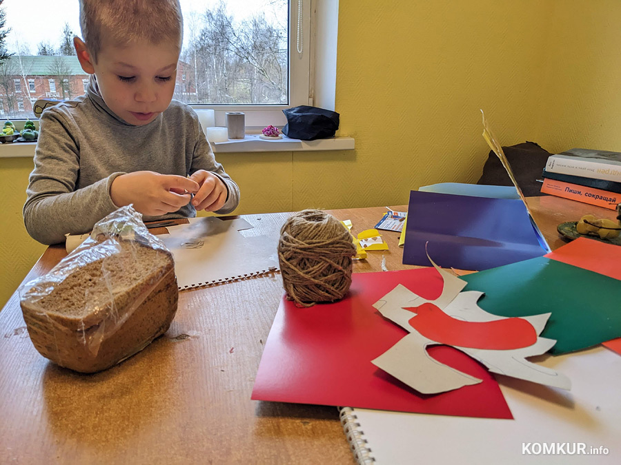 Как мама из Бобруйска готовится к Пасхе вместе с детьми