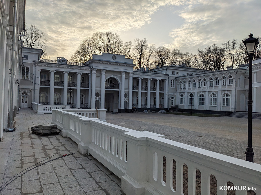 Отреставрированный дворец под Бобруйском готовится к официальному открытию