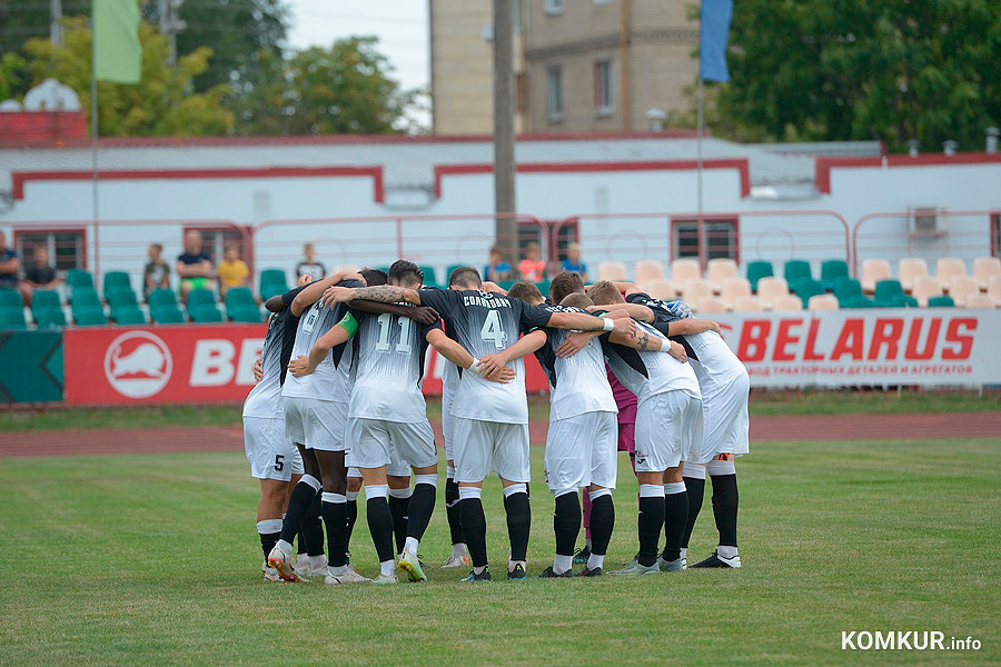 В матче седьмого тура чемпионата Республики Беларусь по футболу среди команд высшей лиги футболисты «Белшины» 6 мая встретятся с ФК «БАТЭ» (Борисов). Поединок пройдет на стадионе «Спартак». Начало – в 16.00.