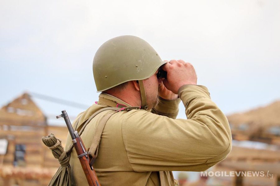 Стрельба, взрывы, плененные немцы… В Бобруйском районе прошла военно-историческая реконструкция (фоторепортаж)