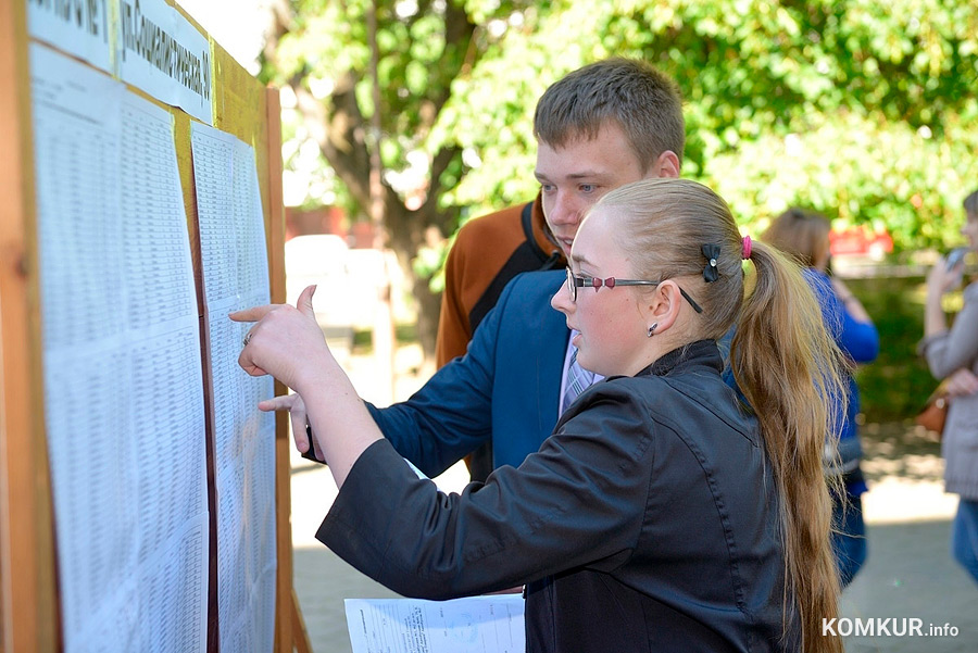 В Беларуси 14 июня стартует централизованное тестирование. На него зарегистрировалось свыше 55 тыс.яч абитуриентов, сообщил директор РИКЗ Юрий Миксюк.