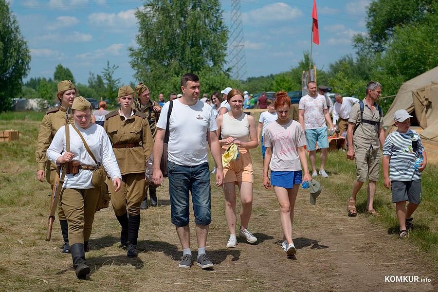 Бобруйский райисполком сообщает, что 25 июня для доставки горожан до места проведения военно-исторической реконструкции «Бобруйский котел» Бобруйский филиал «Автобусный парк №2» ОАО «Могилевоблавтотранс» организует движение транспорта.
