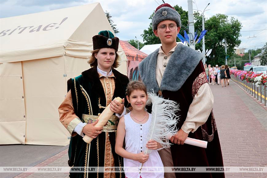 Фотофакт: на улицах фестивального Витебска