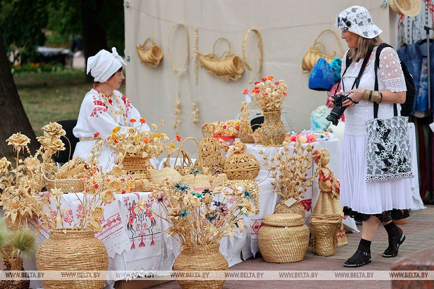 Фотофакт: на улицах фестивального Витебска