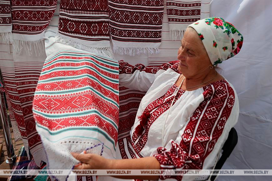 Фотофакт: на улицах фестивального Витебска