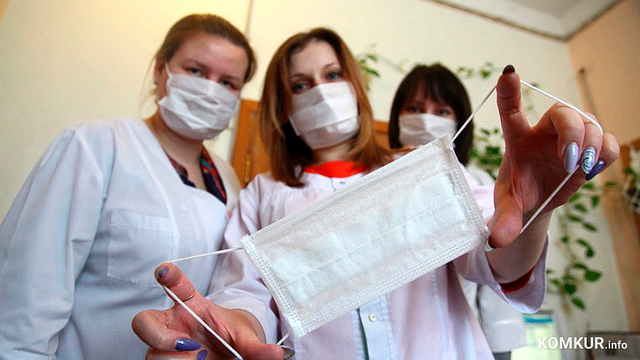 А коронавирус-то никуда не делся! Только этим летом от него умерли почти 5 тысяч человек