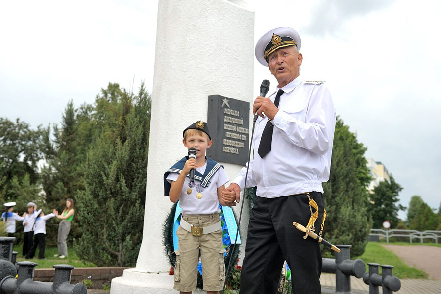 Кого из моряков наградили в Бобруйске