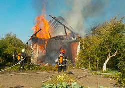 Пенсионерка бросилась в горящий дом за документами. Три пожара – в Бобруйске и в районе