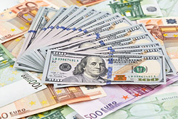 Доллар и евро: рост продолжается. Курсы валют на 1 сентября