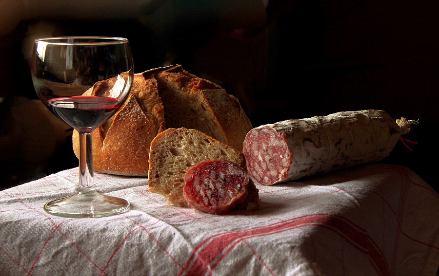 Хирург Александр Умнов рассказал, как отреагирует организм, если человек резко перестанет пить крепкий алкоголь.