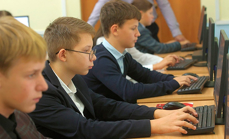 Количество мест в колледжах в этом году увеличено более чем на 1 тысячу, сообщил министр образования Беларуси Андрей Иванец на пресс-конференции в Минске в четверг.