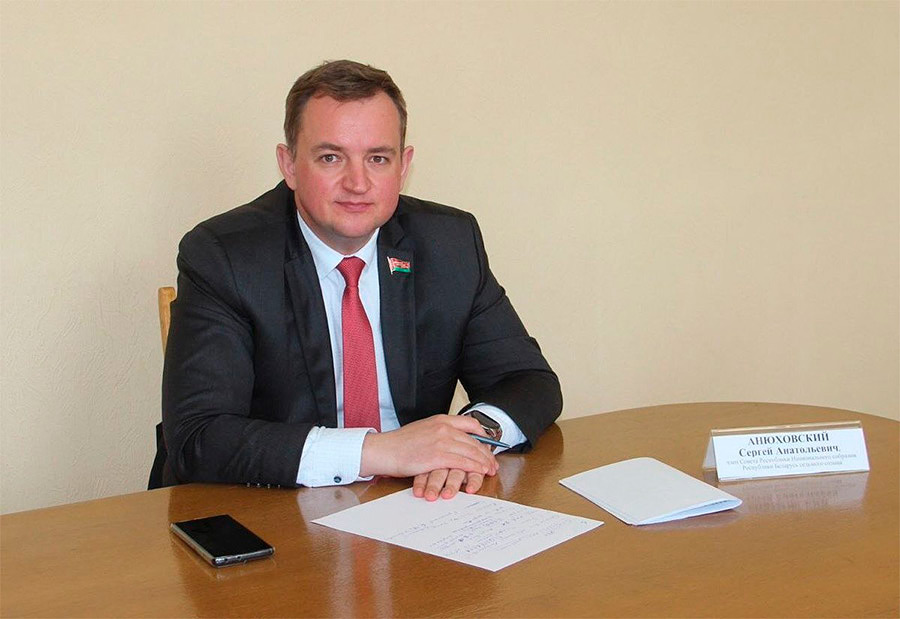 Официальный сайт администрации Ленинского района bobrlen.gov.by сообщает о проведении на этой неделе «прямой телефонной линии».