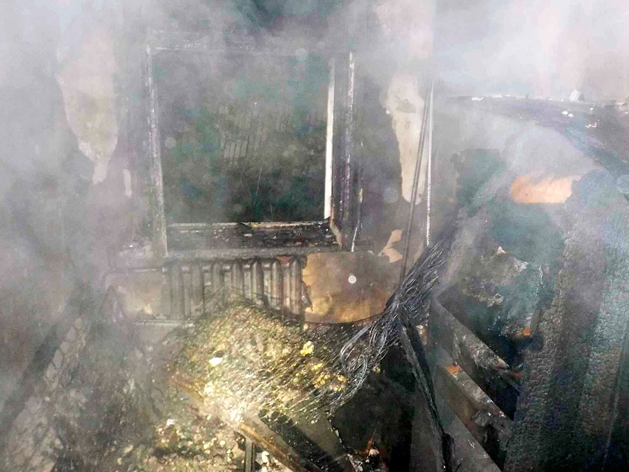 Бобруйск, 3 сентября, пожар в бараке на улице Советской. Фото МЧС.