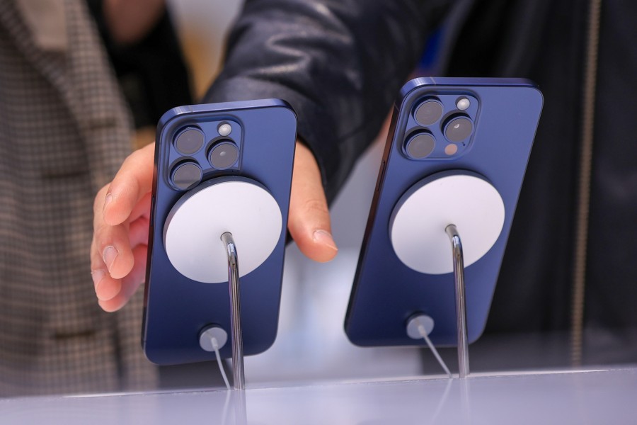 Компания Apple подтвердила проблемы с перегревом новых моделей iPhone 15 Pro и 15 Pro Max и пообещала устранить это