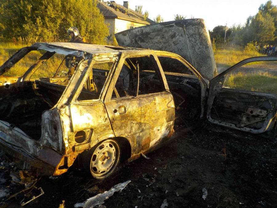 Два пожара под Бобруйском: горели автомобиль и дом